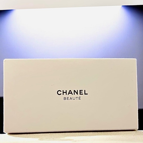 CHANEL Beaute’ Hair Clip Trio - Red, Cream, and Black! - Picture 5 of 7